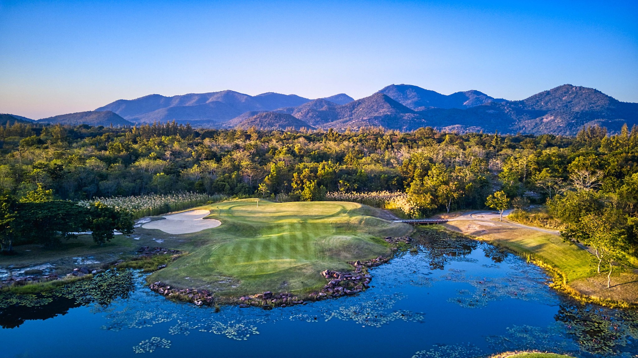 Lake View Resort and Golf Club